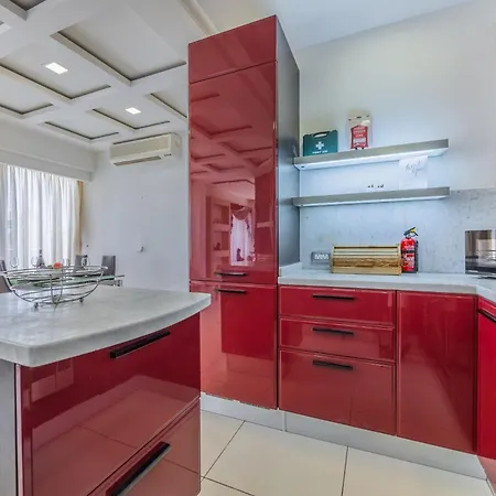 Penthouse With Pool And View By Homely Appartement *