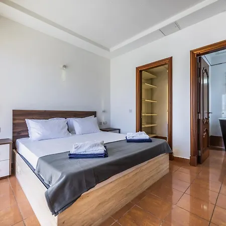 Penthouse With Pool And View By Homely Appartement *