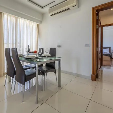 Appartement Penthouse With Pool And View By Homely