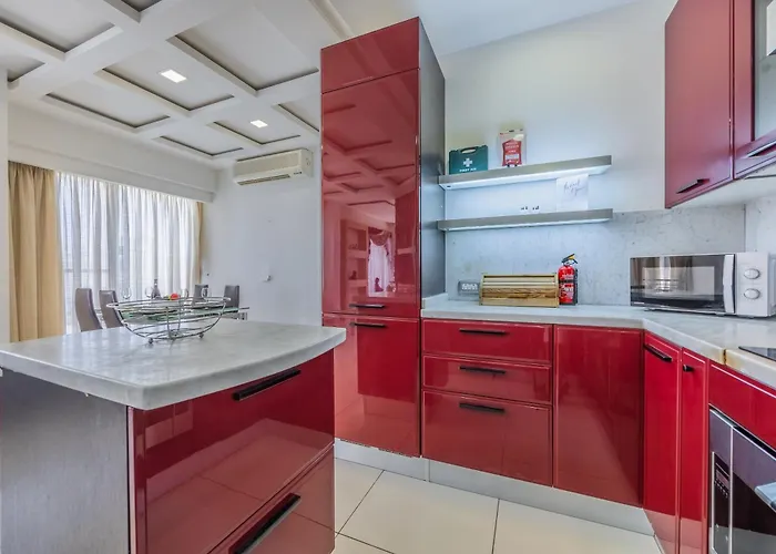 Penthouse With Pool And View By Homely Apartment *