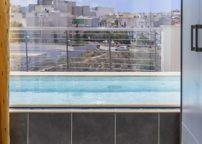 Penthouse With Pool And View By Homely Apartment