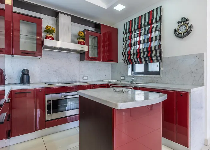 Penthouse With Pool And View By Homely * Mellieha