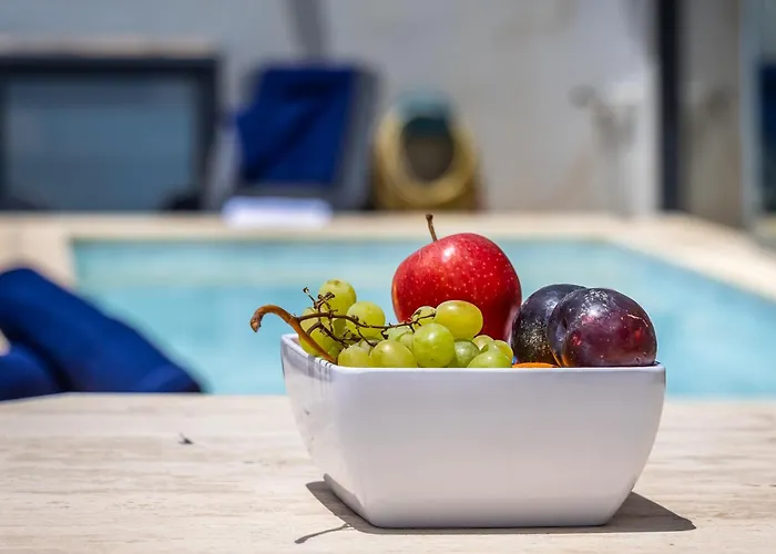 Penthouse With Pool And View By Homely Apartment